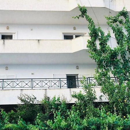 White Panorama Apartment Sarande Bagian luar foto