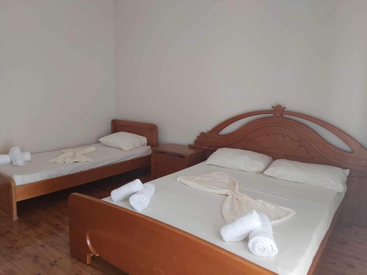White Panorama Apartment Sarande Bagian luar foto