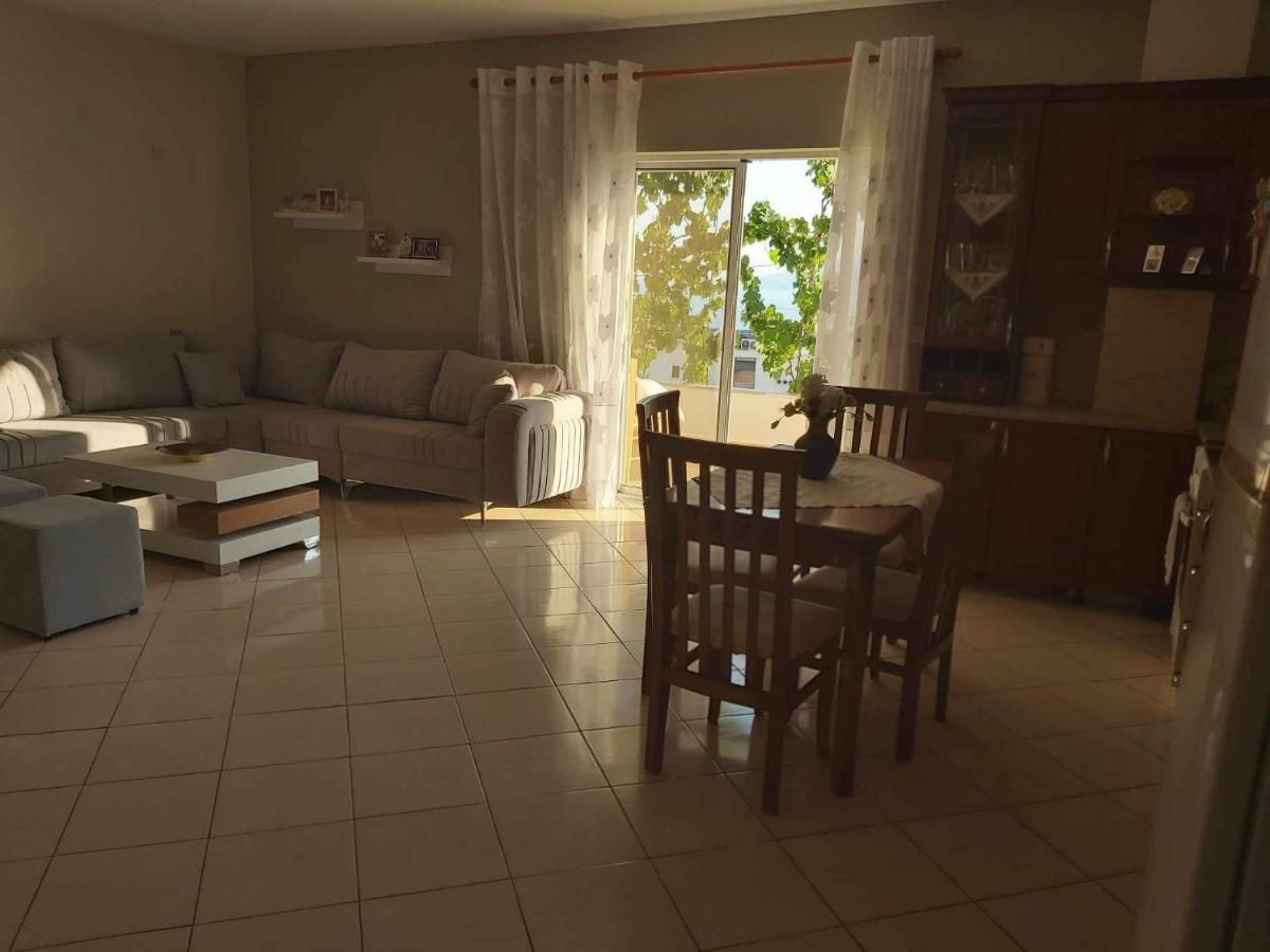White Panorama Apartment Sarande Bagian luar foto