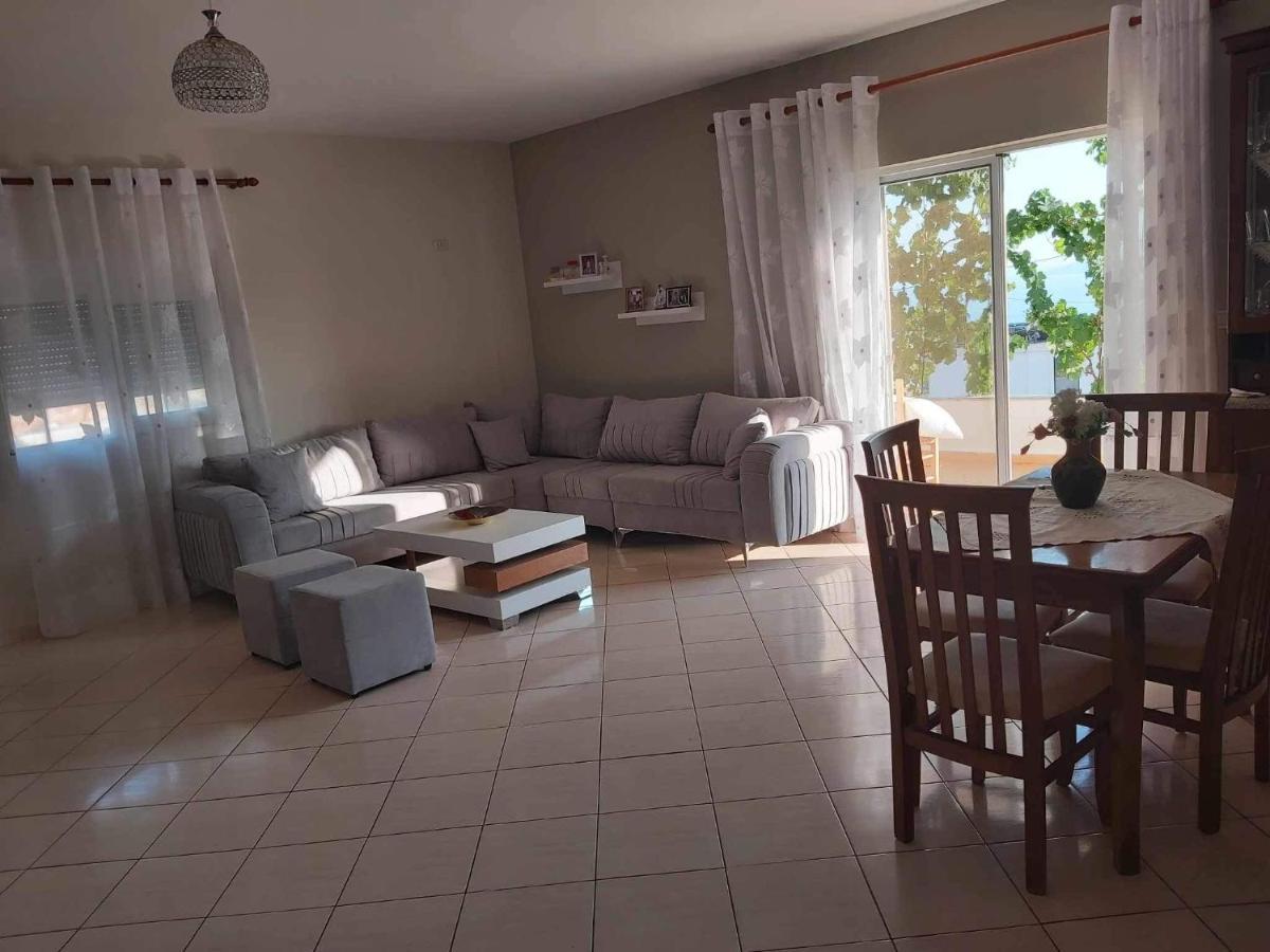White Panorama Apartment Sarande Bagian luar foto