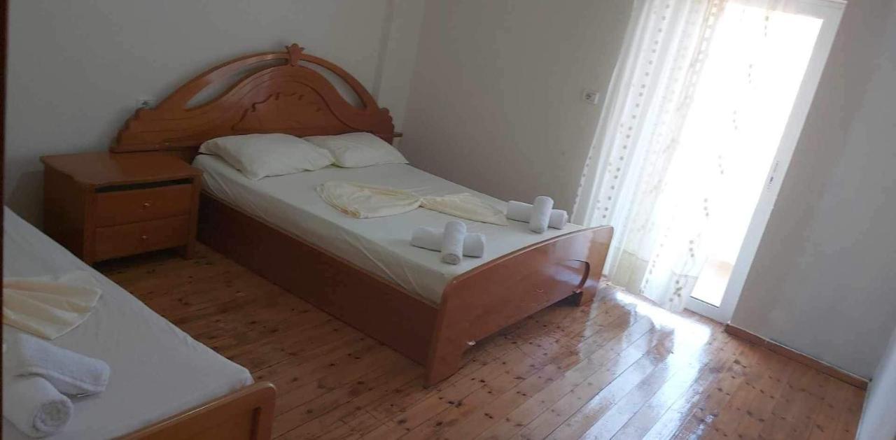 White Panorama Apartment Sarande Bagian luar foto
