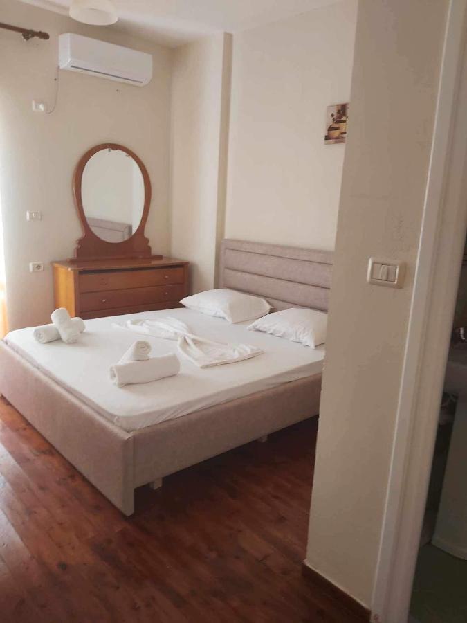 White Panorama Apartment Sarande Bagian luar foto