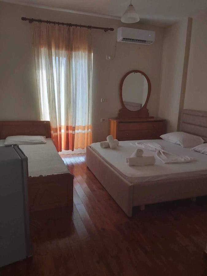 White Panorama Apartment Sarande Bagian luar foto
