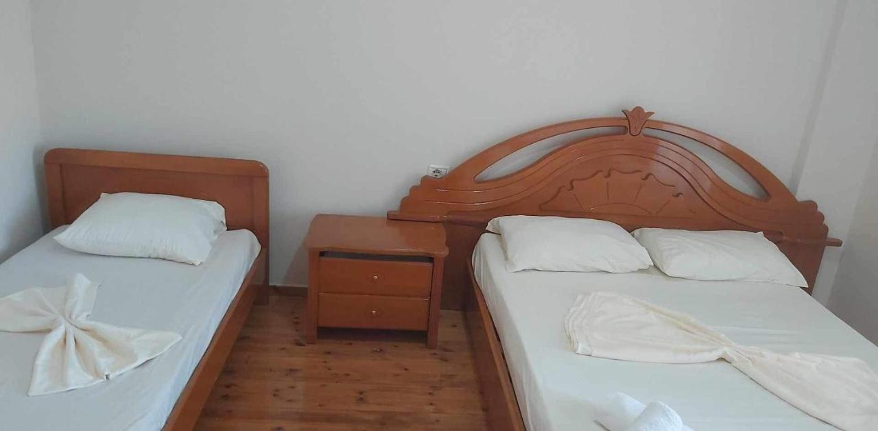 White Panorama Apartment Sarande Bagian luar foto